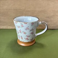 新品未使用　バラ柄 マグカップ　高さ18.5cm