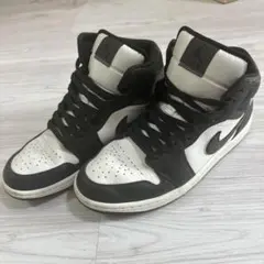Nike Air Jordan 1 Mid Panda Elephantのサムネイル