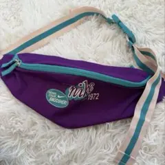 NIKE ショルダーバッグ　ボディーバッグ