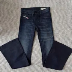 Diesel ダークブルー スリムフィットデニム