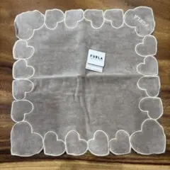 FURLA ハート型縁取り ハンカチ