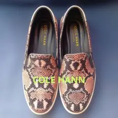 COLE HAAN ヘビ柄スリッポン