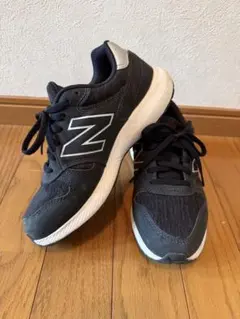 New Balance スニーカー ブラック 22.5cmのサムネイル
