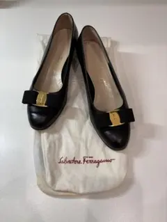 Salvatore Ferragamo 黒 リボン付き パンプス B 338