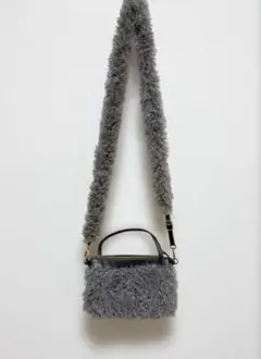 【極美品】ムーンバット 2way フェイクファーポシェット　グレー系のサムネイル