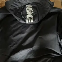 NIKE ブラック フード付き ウィンドブレーカー