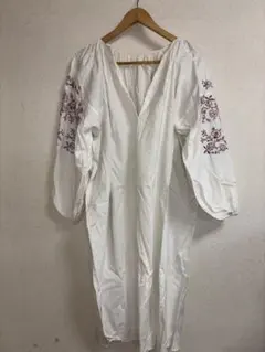 古着　ウクライナ刺繍ワンピース