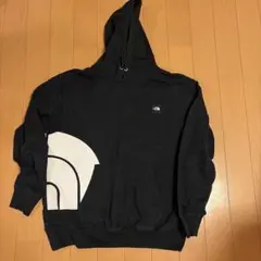 THE NORTH FACEのパーカー