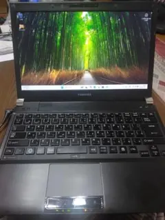 小型（13.3吋）、MicrosoftOffice、一太郎他便利なアプリ入り