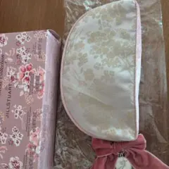 ジルスチュアート　限定予約ポーチ　新品