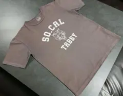 Mixta SO.CAL TABBY プリントTシャツ