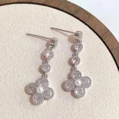 新品 クローバーパールピアス シルバー ジルコニア 華やか 四つ葉ピアス