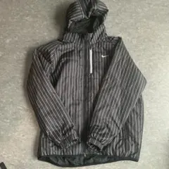 Nike フード付き黒ストライプジャンパー