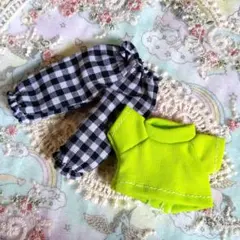 セリアドールに　グリーン系のお洋服上下セット pwのサムネイル