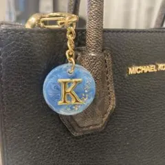 【匿名配送】イニシャル入り(K)レジンキーホルダー