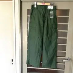 ユニクロ　ワイドストレートカーゴパンツ　新品