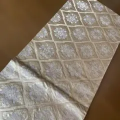 和風テーブルランナー　　花柄菱形ゴールド100