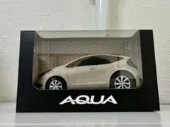 非売品 トヨタ アクア プルバックカーのサムネイル
