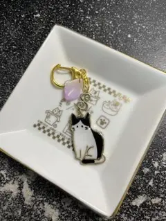猫 キーホルダー ハチワレ 黒白 白黒 ねこ ネコ ストラップ リバーシブル