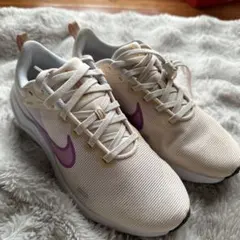 NIKE RUNNING スニーカー ベージュ パープル！25cmのサムネイル
