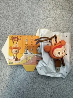 Labubu ラブブ iPhone USB ライトニングケーブル　カニ