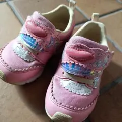 ピンクのサンリオキャラクター柄キッズシューズ クロミ マイメロ キティーちゃんのサムネイル