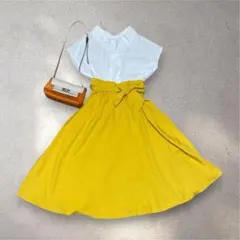 大人可愛いコーデ 白ブラウス×イエロースカートM相当