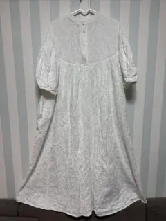 KBF 刺繍ギャザーボリュームワンピース 白