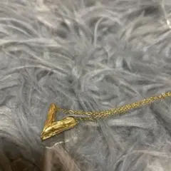 ゴールド V字型 ペンダント ネックレス