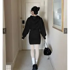 ♡*様 【美品】ブラック フード　サムホール付き ミニワンピース 長袖　裏起毛