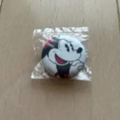 非売品★ソフトバンク　ディズニーモバイル　ミニーちゃんの缶バッジのサムネイル