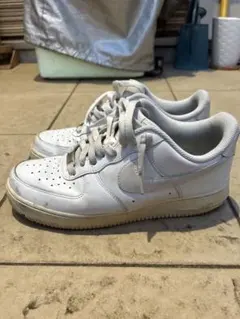 NIKE AIR FORCE 1 ホワイト スニーカー