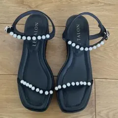 美品箱付き】LE TALON パールプラットサンダル ブラック M - メルカリ