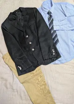 キッズスーツ　ジャケット、シャツ、パンツ、ネクタイ付き