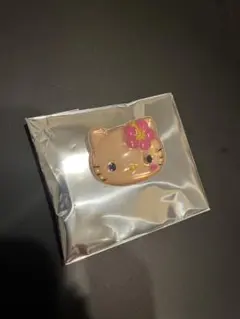 しまむら　キティ　バッジ　ぷっくりったい