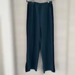 GU ダークグリーン ワイドパンツ