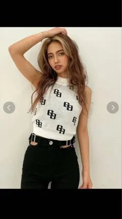 GYDAノースリーブセーター ロゴ　ニット ノースリーブ