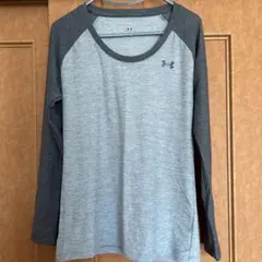 Under Armour 長袖Tシャツ グレー　レディース