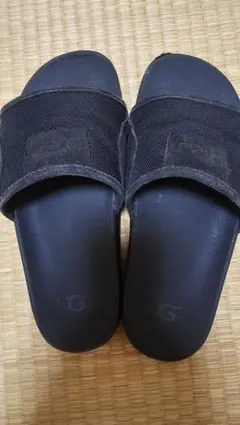 UGG　ブラックサンダル　メンズ　27.5cmのサムネイル