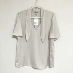 新品　ボウタイブラウス　ベージュ