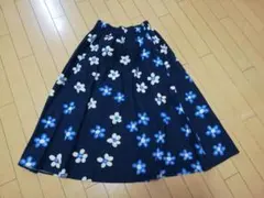 Sサイズ★１回着用美品★ユニクロのマリメッココラボ　スカート★紺の花柄