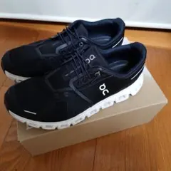 on ランニングシューズ ブラック