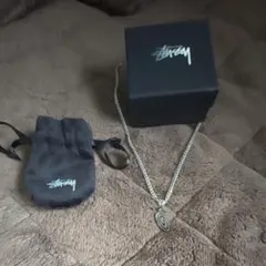 Stussy スパイラルロゴ ネックレス シルバーのサムネイル