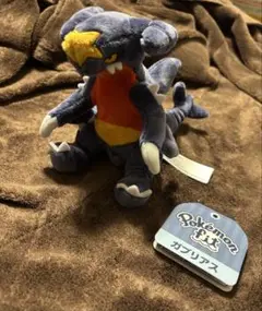 ポケモン ポケモンセンター ぬいぐるみ メガガブリアス ガブリアス 445 ぬいぐるみ Pokémon fit ガブリアス ｜【公式】ポケモン