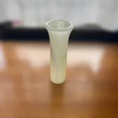 花瓶　一輪挿し風 インテリア　透明感のある白色