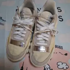 Nike スニーカー ベージュ/ホワイト/イエロー