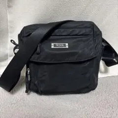 訳あり 希少 TUMI メッセンジャーバッグ ショルダーバッグ ナイロン 黒 JARVIS ミディアム・クロスボディ ブラック/ネイビー｜TUMI(トゥミ