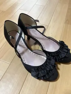 marie claire bis フリル ストラップ パンプスのサムネイル
