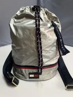 Tommy Hilfiger シルバー バックパック　バケツ型巾着リュック　新品のサムネイル