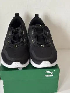 PUMA スニーカー ブラック ネオンイエローのサムネイル